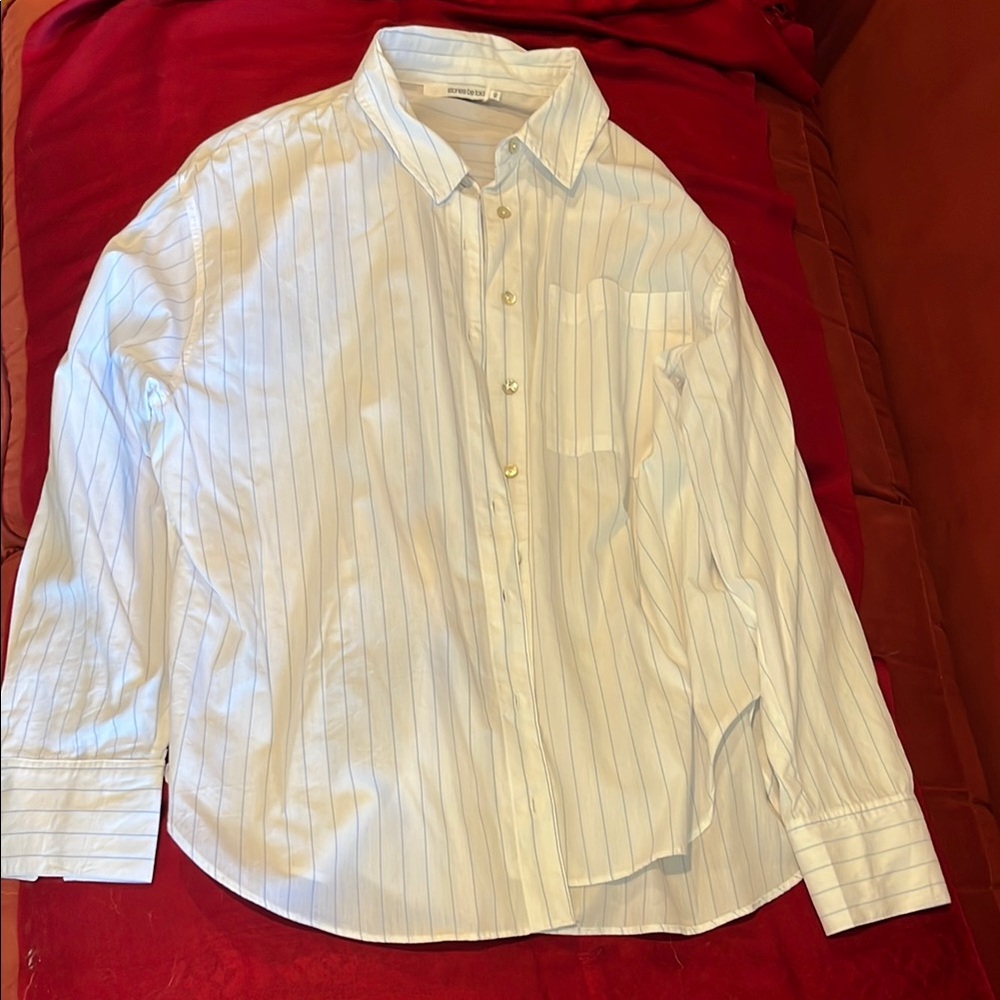 White Long-Sleeve Blouse with Crisp Cotton Finish